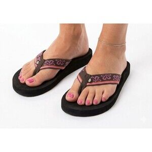 Teva Mush II Women’s Flip Flops Size 10 Black Purple Floral Thong Sandals EUC